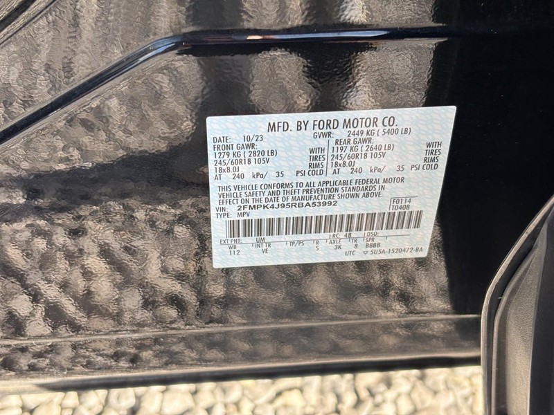 Ford Edge Vehicle Full-screen Gallery Image 26