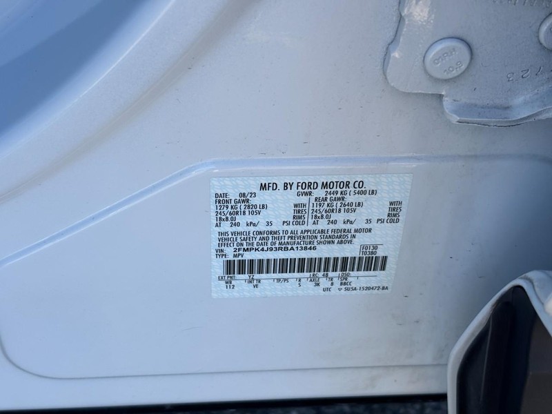 Ford Edge Vehicle Full-screen Gallery Image 26