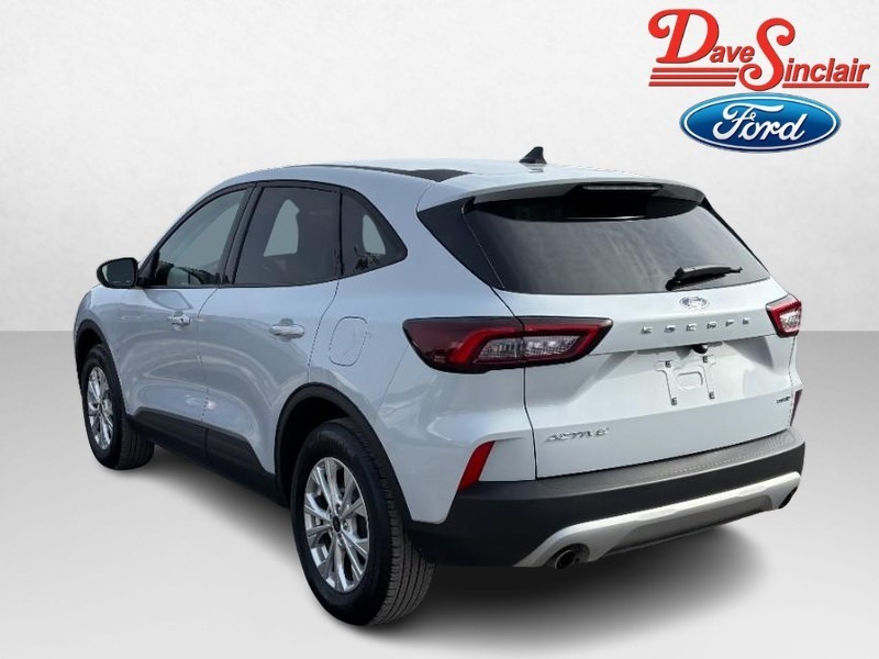 Ford Escape Vehicle Full-screen Gallery Image 09