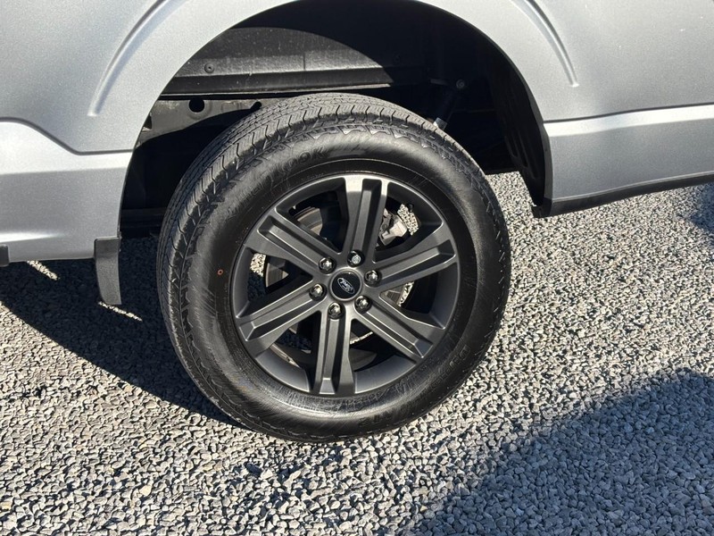 Ford F-150 Vehicle Full-screen Gallery Image 11