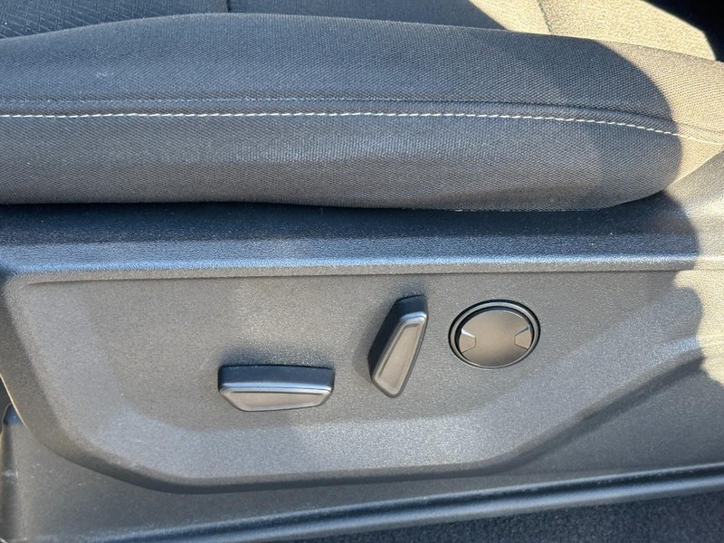 Ford F-150 Vehicle Full-screen Gallery Image 16