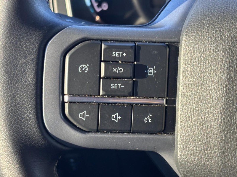 Ford F-150 Vehicle Full-screen Gallery Image 19