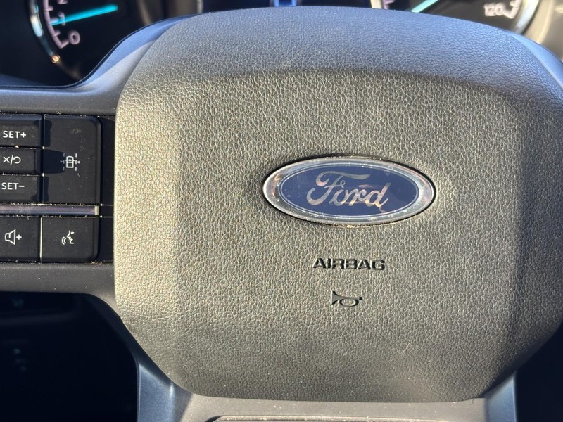 Ford F-150 Vehicle Full-screen Gallery Image 20