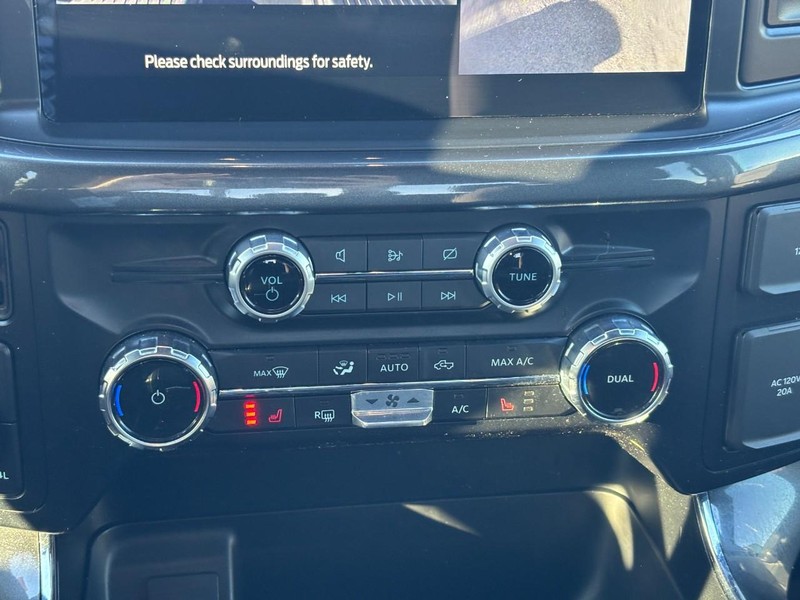 Ford F-150 Vehicle Full-screen Gallery Image 26