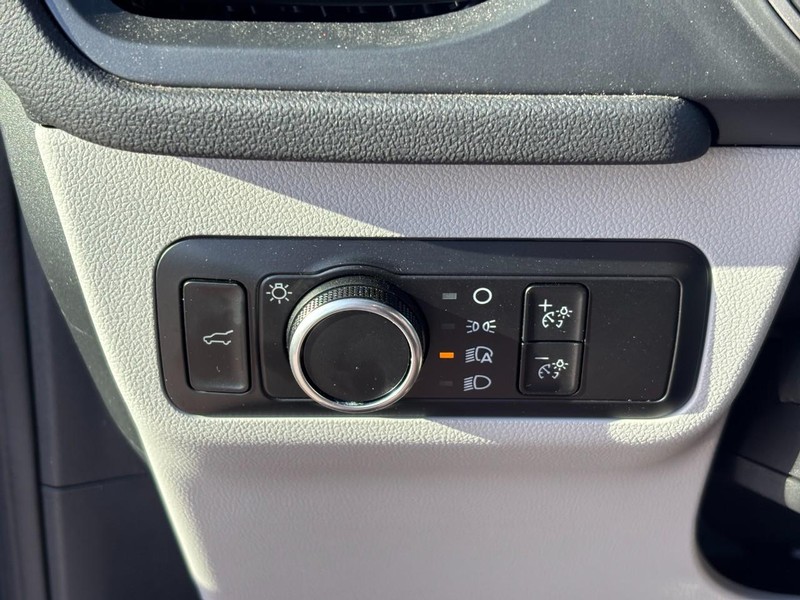 Ford Escape Vehicle Full-screen Gallery Image 18