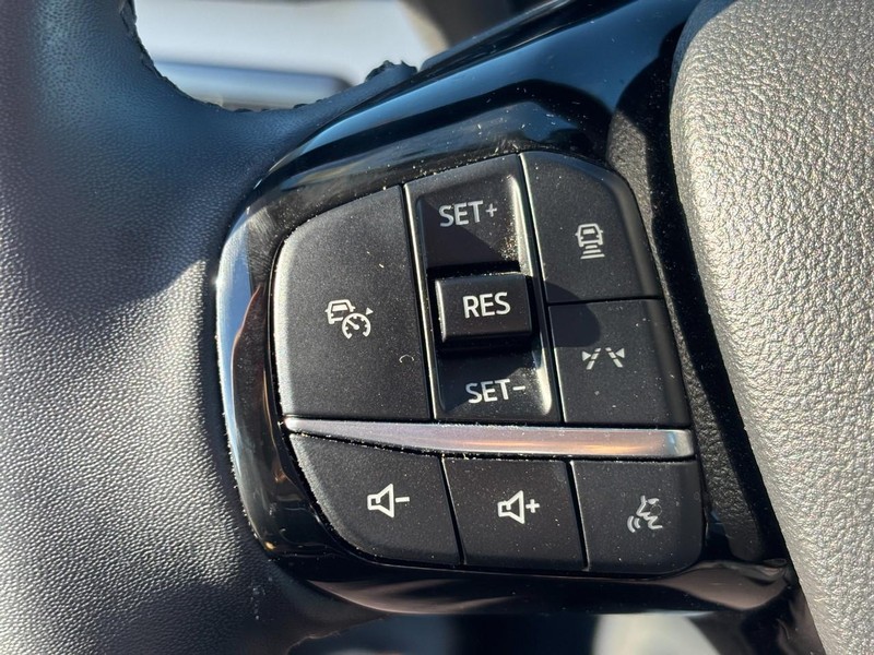 Ford Escape Vehicle Full-screen Gallery Image 19