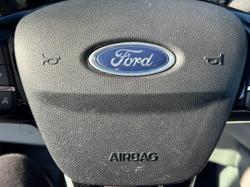Ford Escape Vehicle Full-screen Gallery Image 20