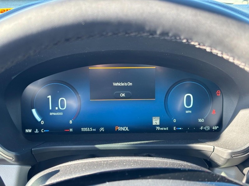 Ford Escape Vehicle Full-screen Gallery Image 22