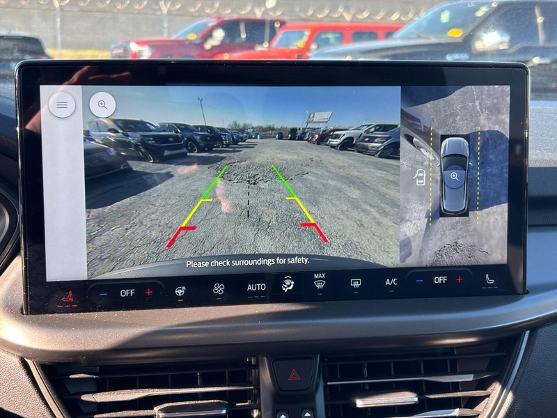 Ford Escape Vehicle Full-screen Gallery Image 24