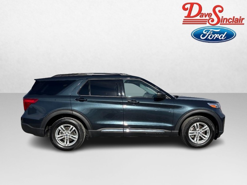 Ford Explorer Vehicle Full-screen Gallery Image 05