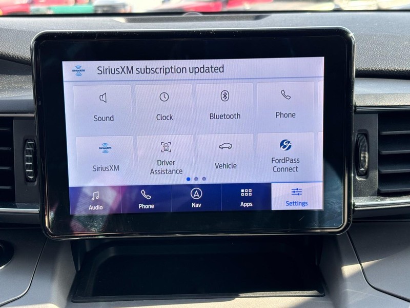 Ford Explorer Vehicle Full-screen Gallery Image 24