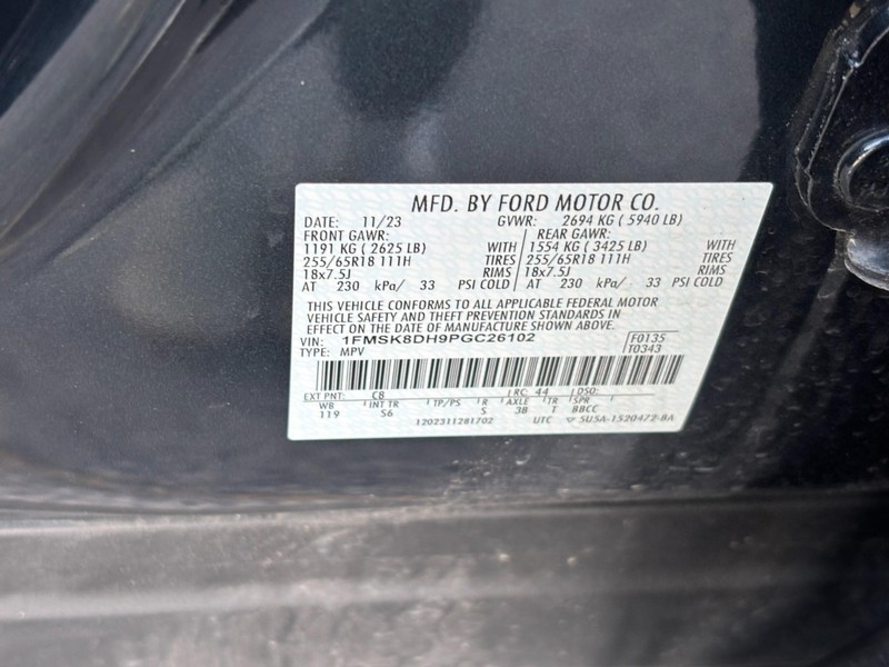 Ford Explorer Vehicle Full-screen Gallery Image 27