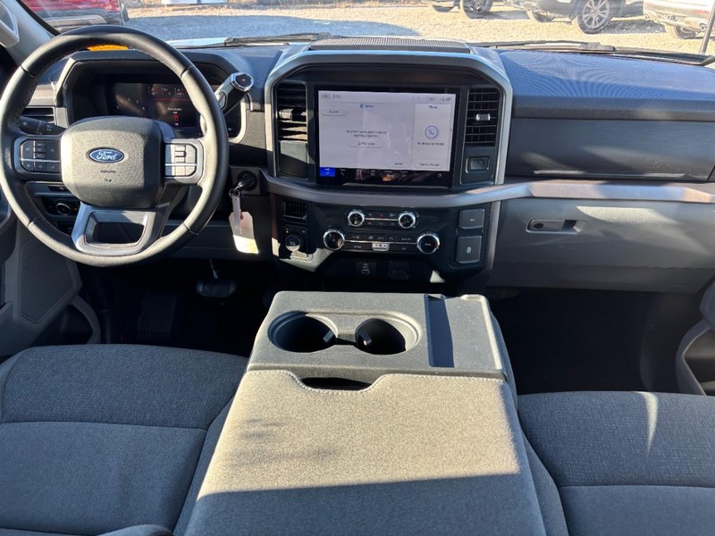 Ford F-150 Vehicle Full-screen Gallery Image 14