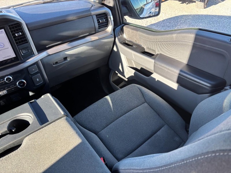 Ford F-150 Vehicle Full-screen Gallery Image 15