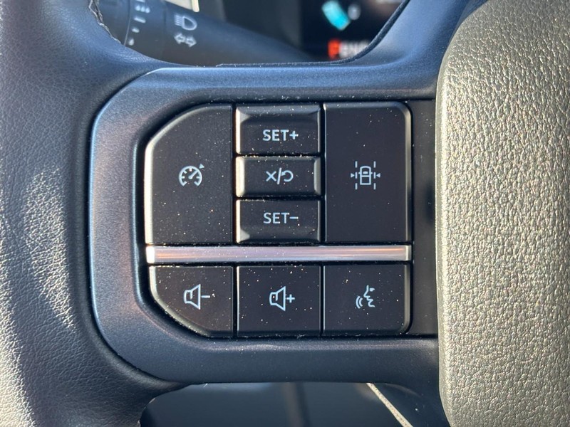 Ford F-150 Vehicle Full-screen Gallery Image 19