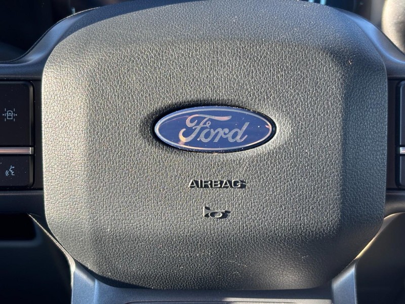 Ford F-150 Vehicle Full-screen Gallery Image 20