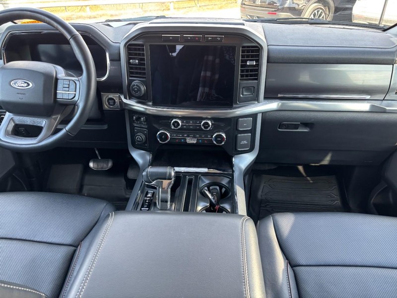 Ford F-150 Vehicle Full-screen Gallery Image 14