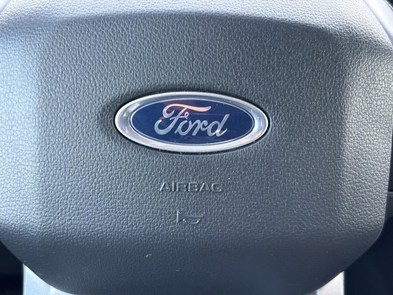 Ford F-150 Vehicle Full-screen Gallery Image 20