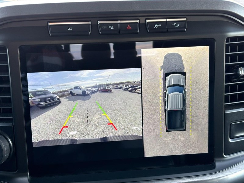 Ford F-150 Vehicle Full-screen Gallery Image 24