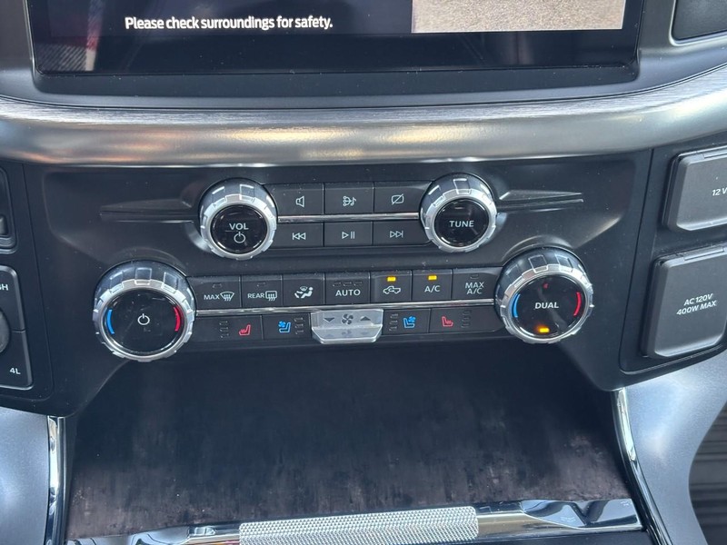 Ford F-150 Vehicle Full-screen Gallery Image 25