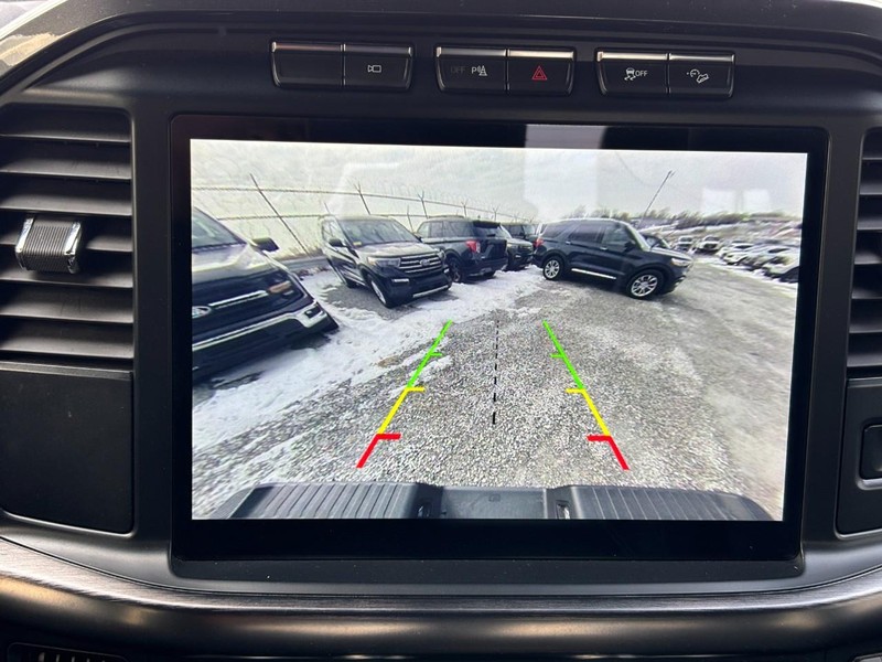 Ford F-150 Vehicle Full-screen Gallery Image 24