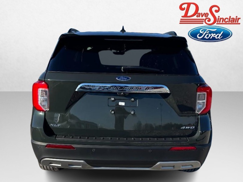 Ford Explorer Vehicle Full-screen Gallery Image 08