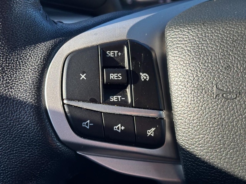 Ford Explorer Vehicle Full-screen Gallery Image 20