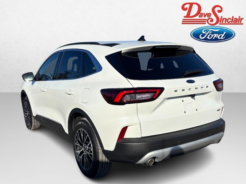 Ford Escape Vehicle Full-screen Gallery Image 09