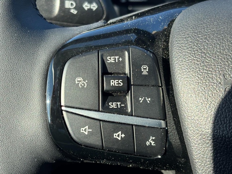 Ford Escape Vehicle Full-screen Gallery Image 19