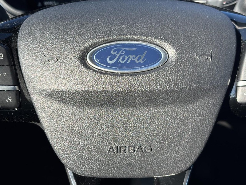 Ford Escape Vehicle Full-screen Gallery Image 20