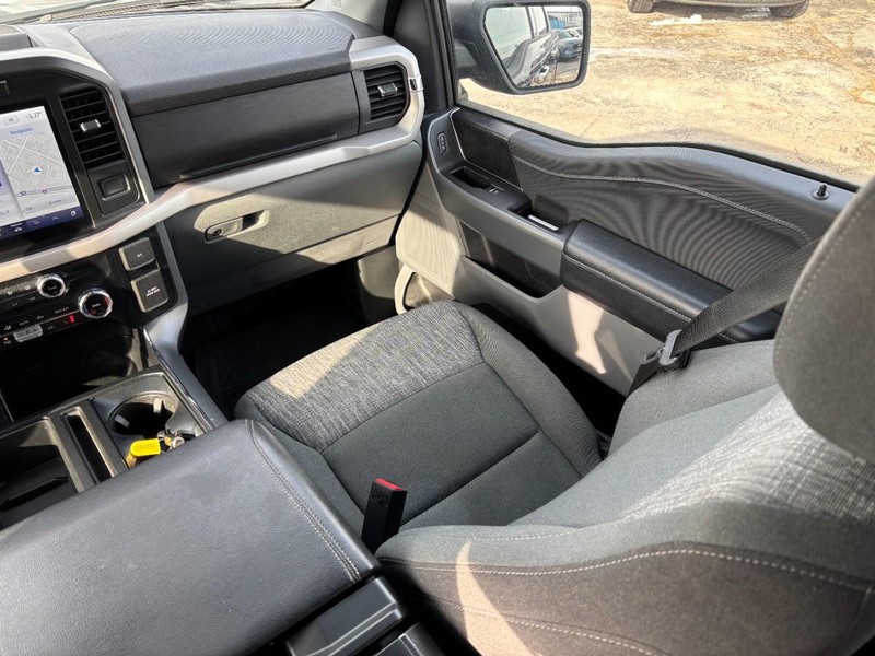 Ford F-150 Vehicle Full-screen Gallery Image 15