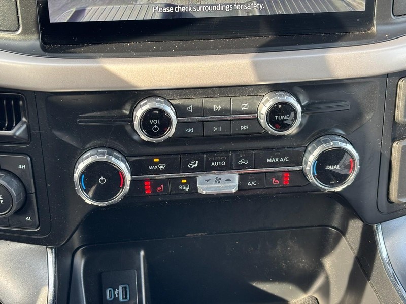 Ford F-150 Vehicle Full-screen Gallery Image 25