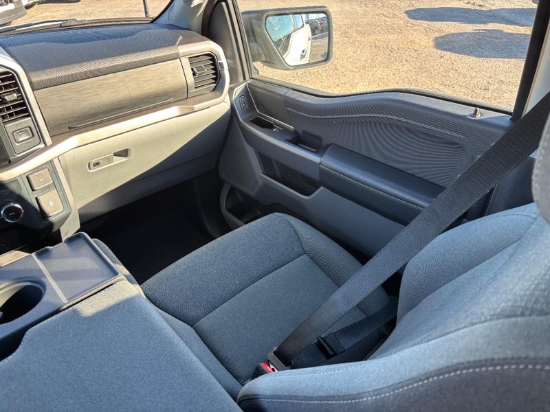 Ford F-150 Vehicle Full-screen Gallery Image 15