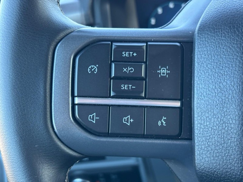 Ford F-150 Vehicle Full-screen Gallery Image 19