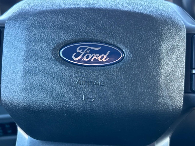 Ford F-150 Vehicle Full-screen Gallery Image 20