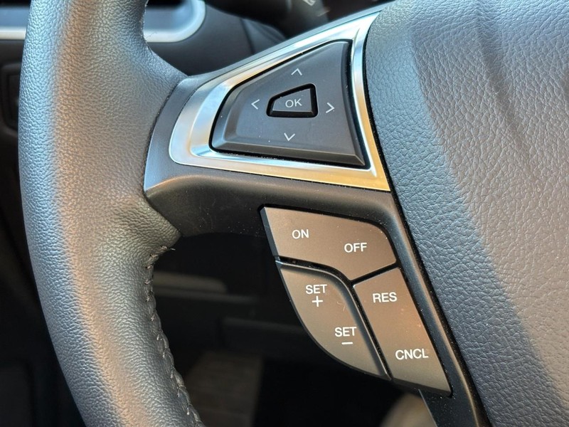 Ford Edge Vehicle Full-screen Gallery Image 19