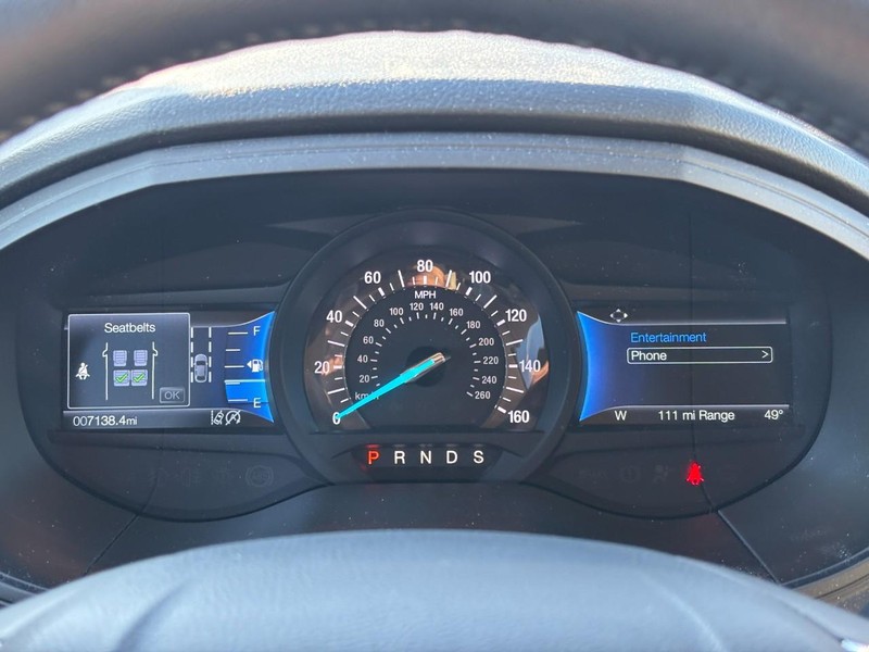 Ford Edge Vehicle Full-screen Gallery Image 22