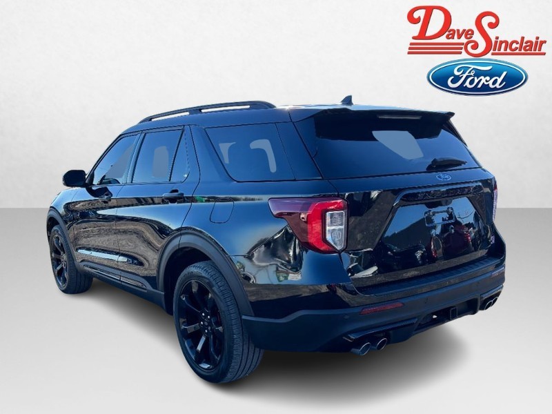 Ford Explorer Vehicle Full-screen Gallery Image 09