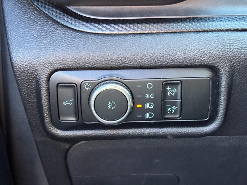 Ford Explorer Vehicle Full-screen Gallery Image 20