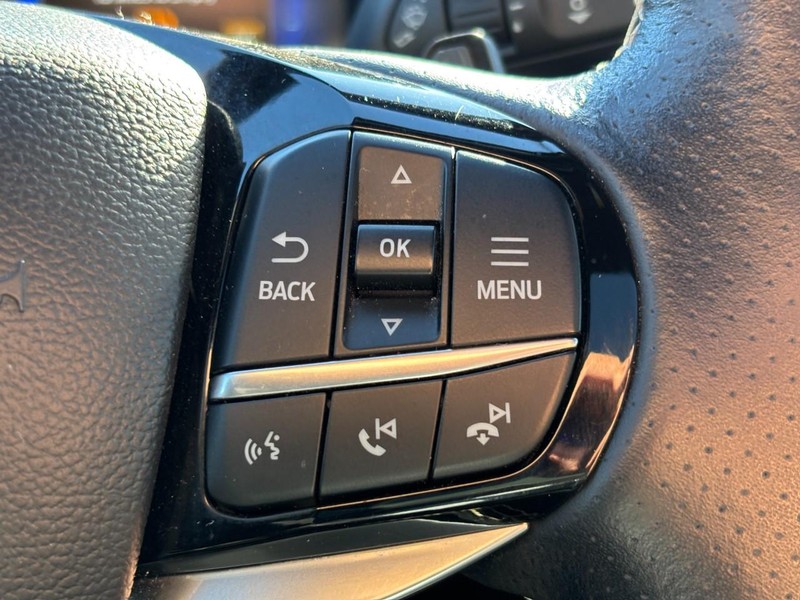 Ford Explorer Vehicle Full-screen Gallery Image 23