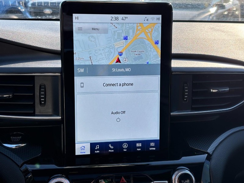 Ford Explorer Vehicle Full-screen Gallery Image 25