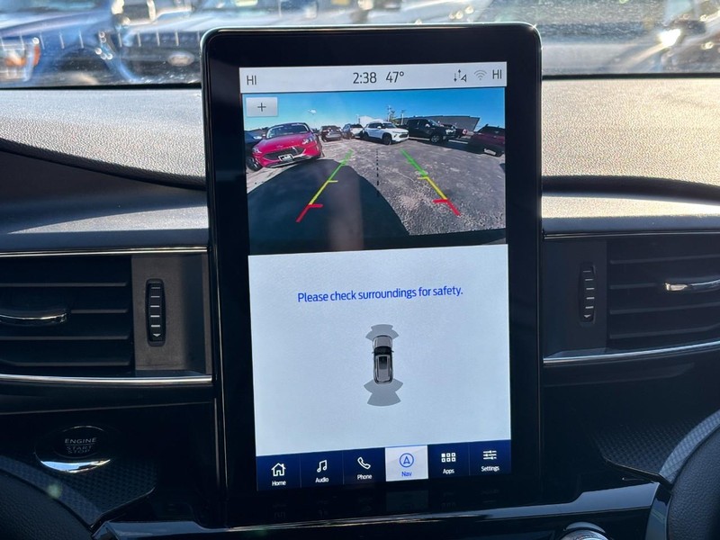 Ford Explorer Vehicle Full-screen Gallery Image 26