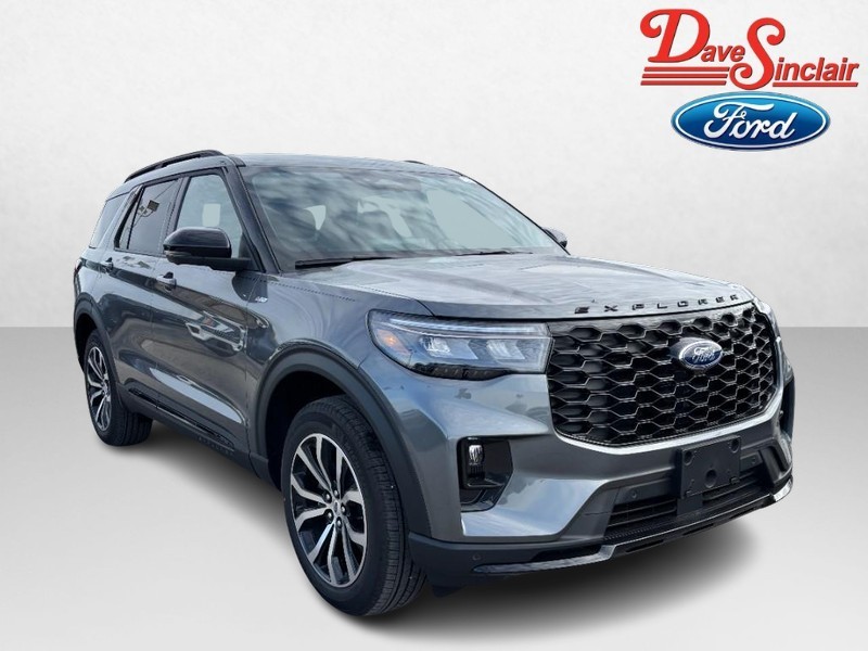 Ford Explorer Vehicle Full-screen Gallery Image 04