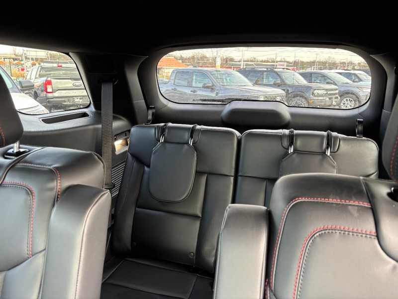 Ford Explorer Vehicle Full-screen Gallery Image 12