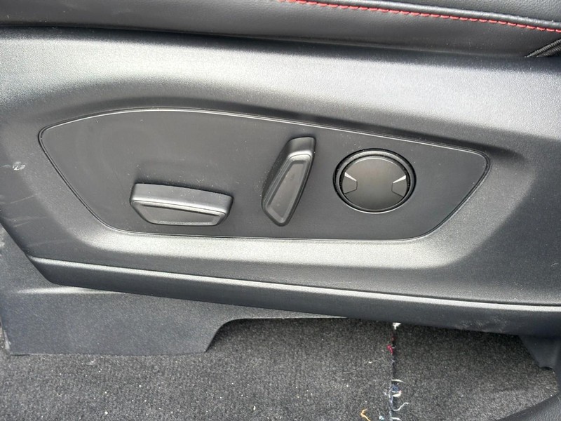 Ford Explorer Vehicle Full-screen Gallery Image 18