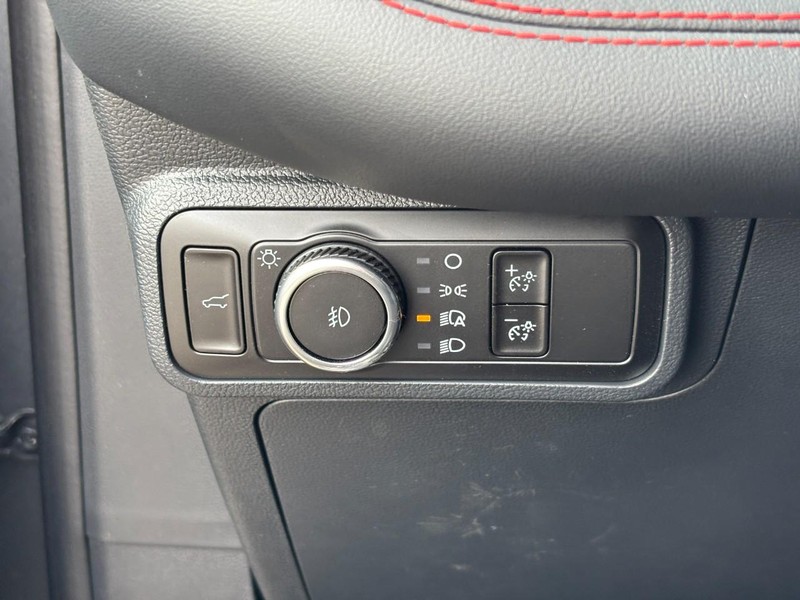 Ford Explorer Vehicle Full-screen Gallery Image 20