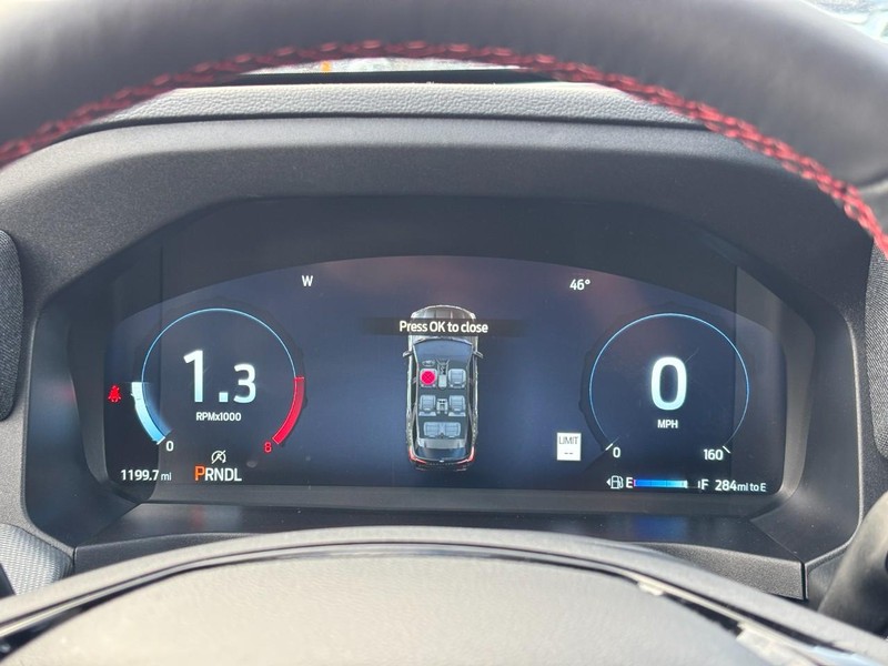 Ford Explorer Vehicle Full-screen Gallery Image 24