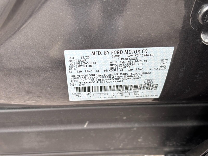 Ford Explorer Vehicle Full-screen Gallery Image 28