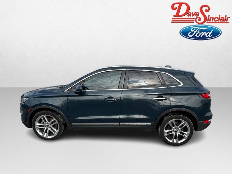 Lincoln MKC Vehicle Full-screen Gallery Image 10
