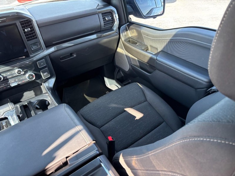 Ford F-150 Vehicle Full-screen Gallery Image 15